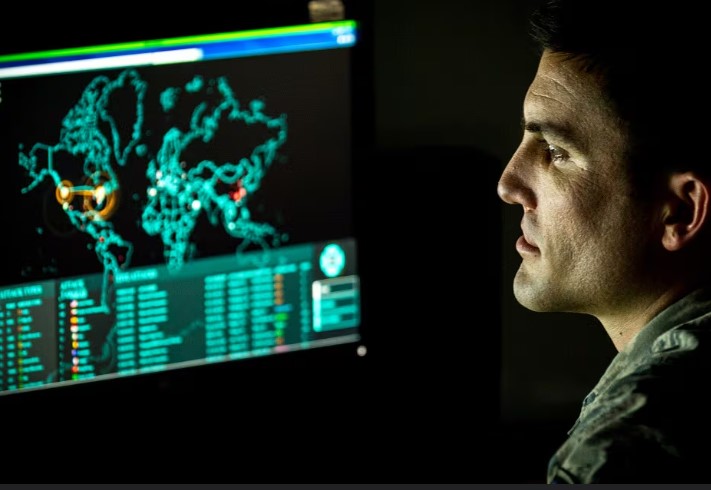 Професійний аналітик OSINT.